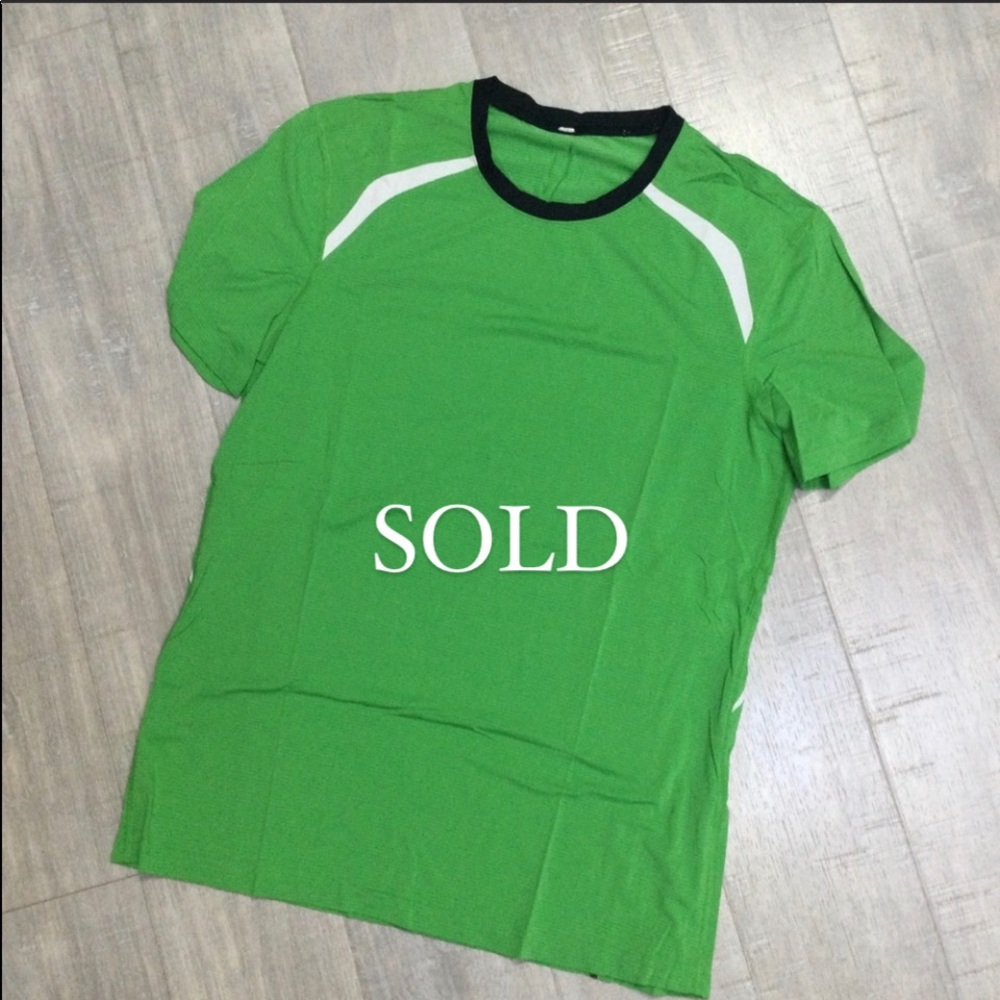 Men’s Lulu Lemon Short Sleeve Shirt…